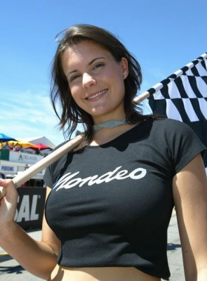 mondeo_girl.jpg (51.71 KБ) Видяна 2466 пъти mondeo_girl.jpg